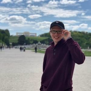 Meet your Posher, Thomas